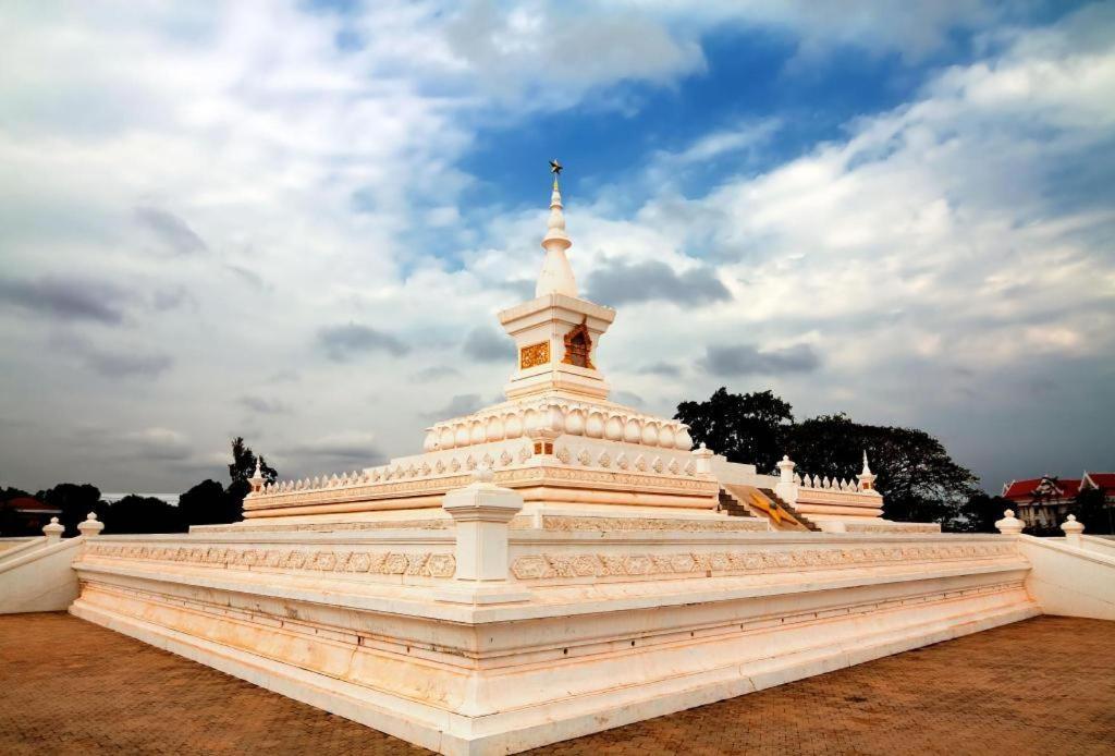 Mekong Sunshine Hotel Vientiane Buitenkant foto