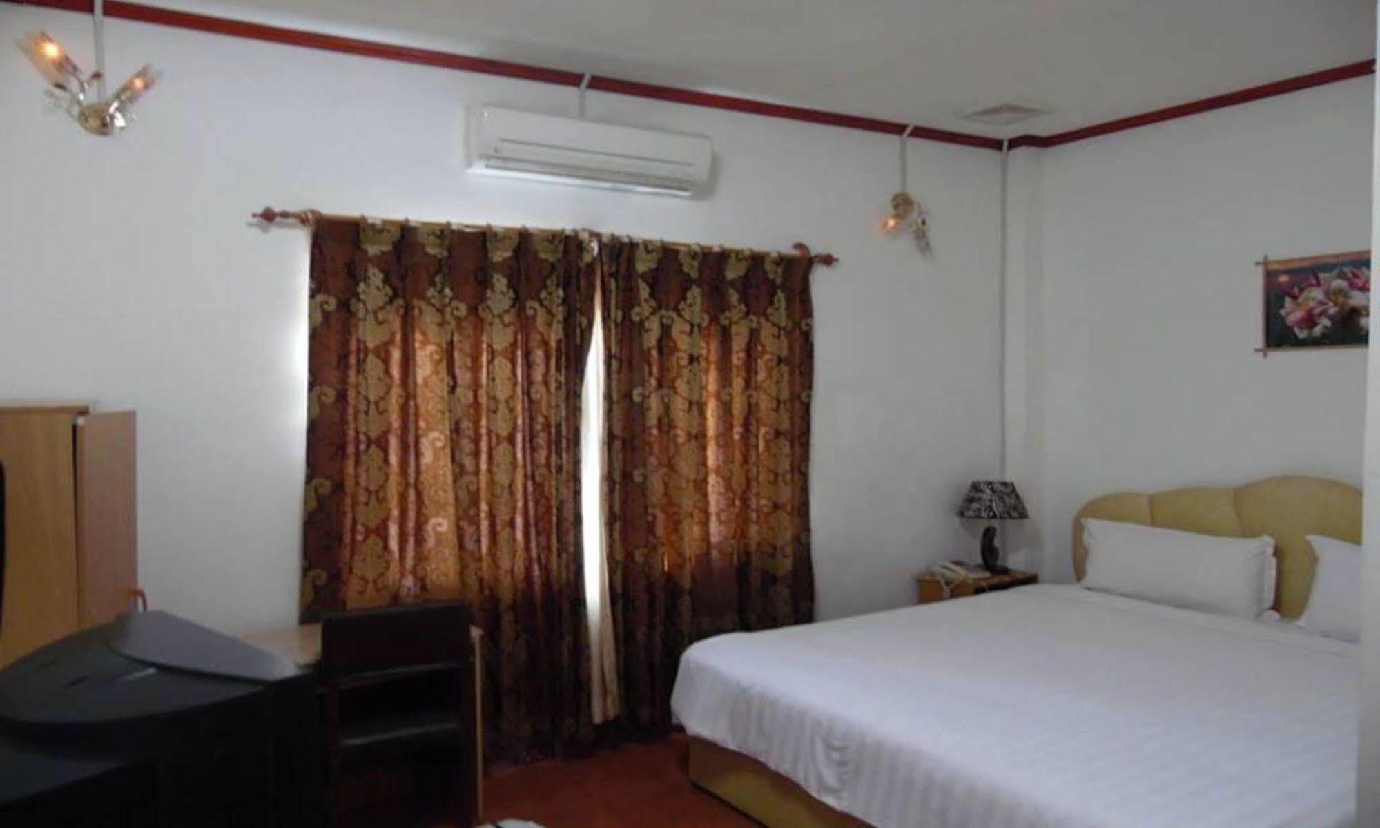 Mekong Sunshine Hotel Vientiane Buitenkant foto