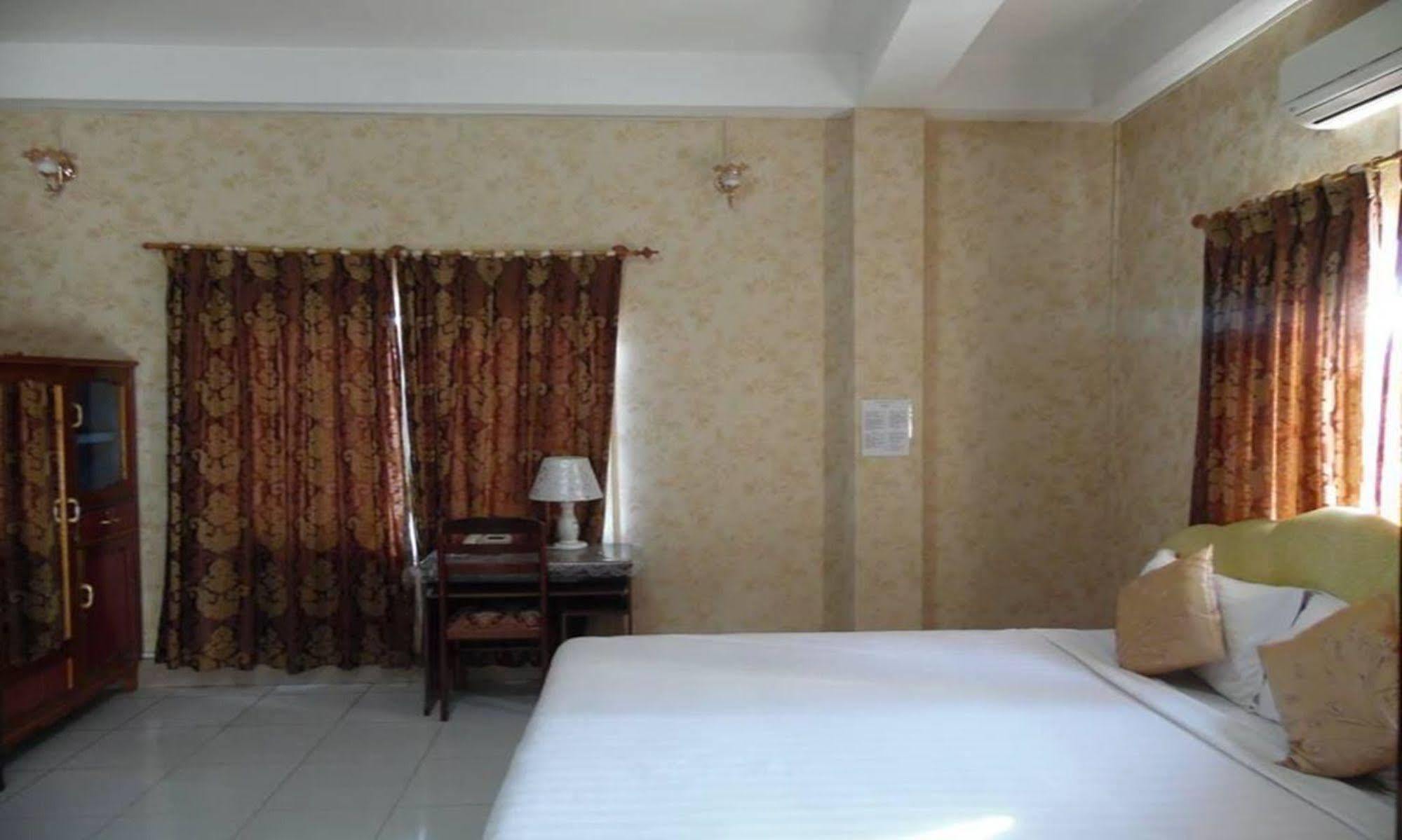 Mekong Sunshine Hotel Vientiane Buitenkant foto