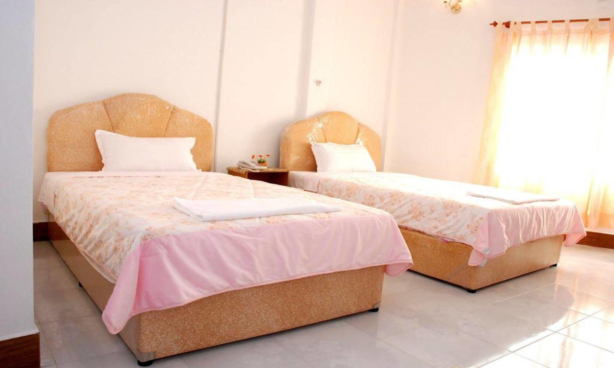 Mekong Sunshine Hotel Vientiane Buitenkant foto