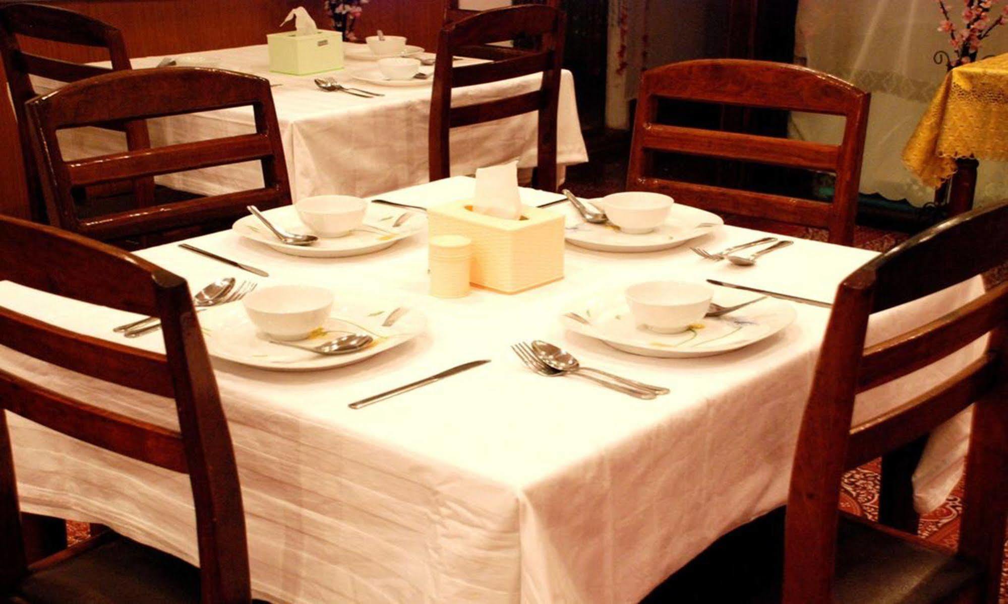 Mekong Sunshine Hotel Vientiane Buitenkant foto