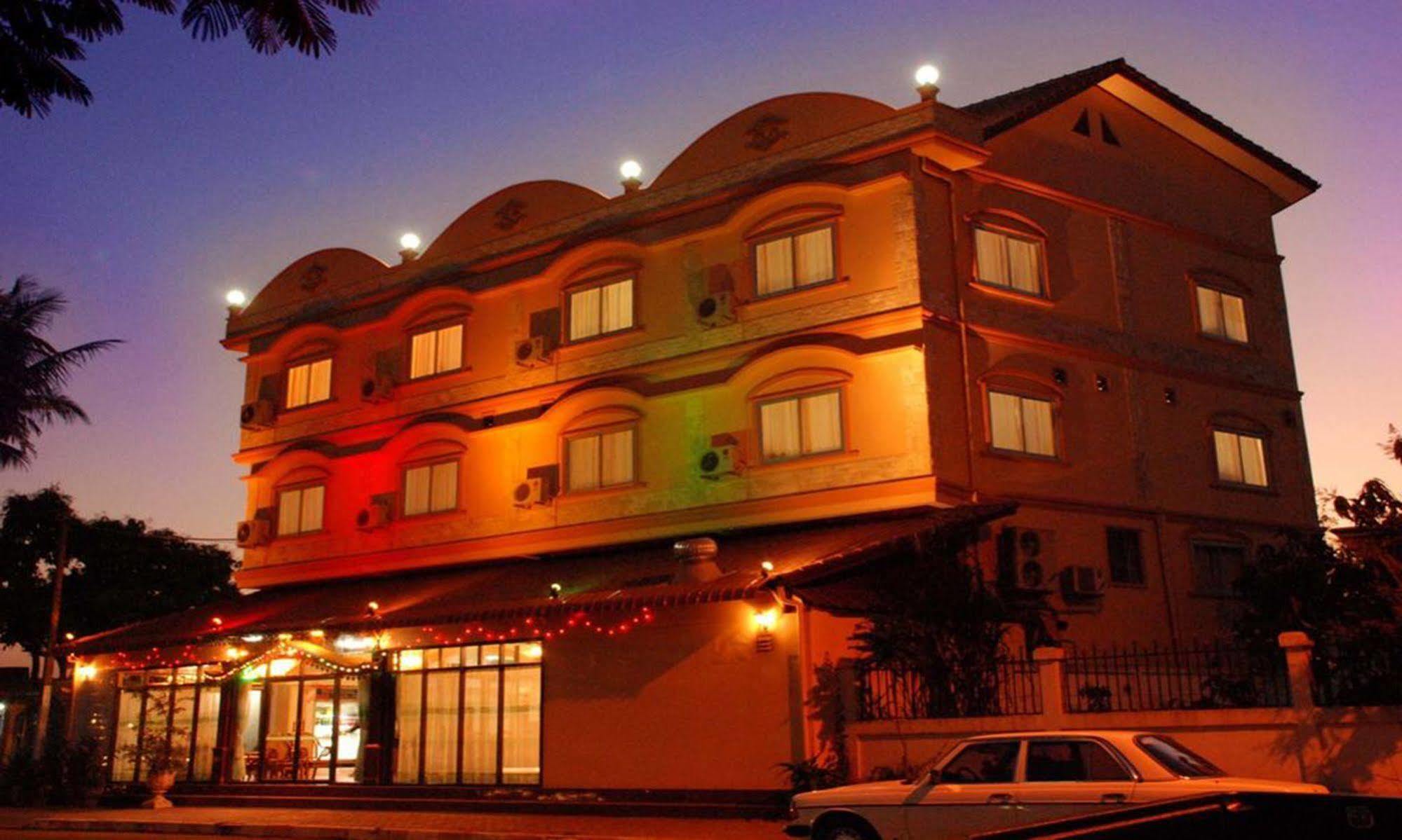 Mekong Sunshine Hotel Vientiane Buitenkant foto