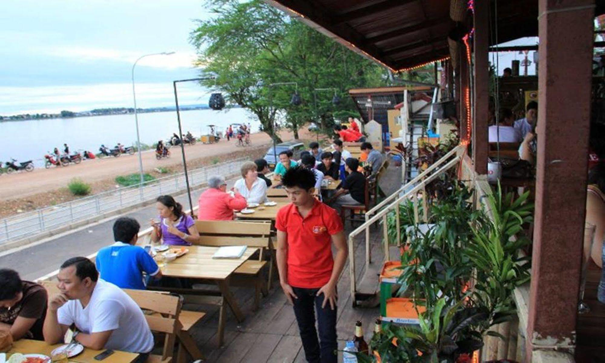 Mekong Sunshine Hotel Vientiane Buitenkant foto
